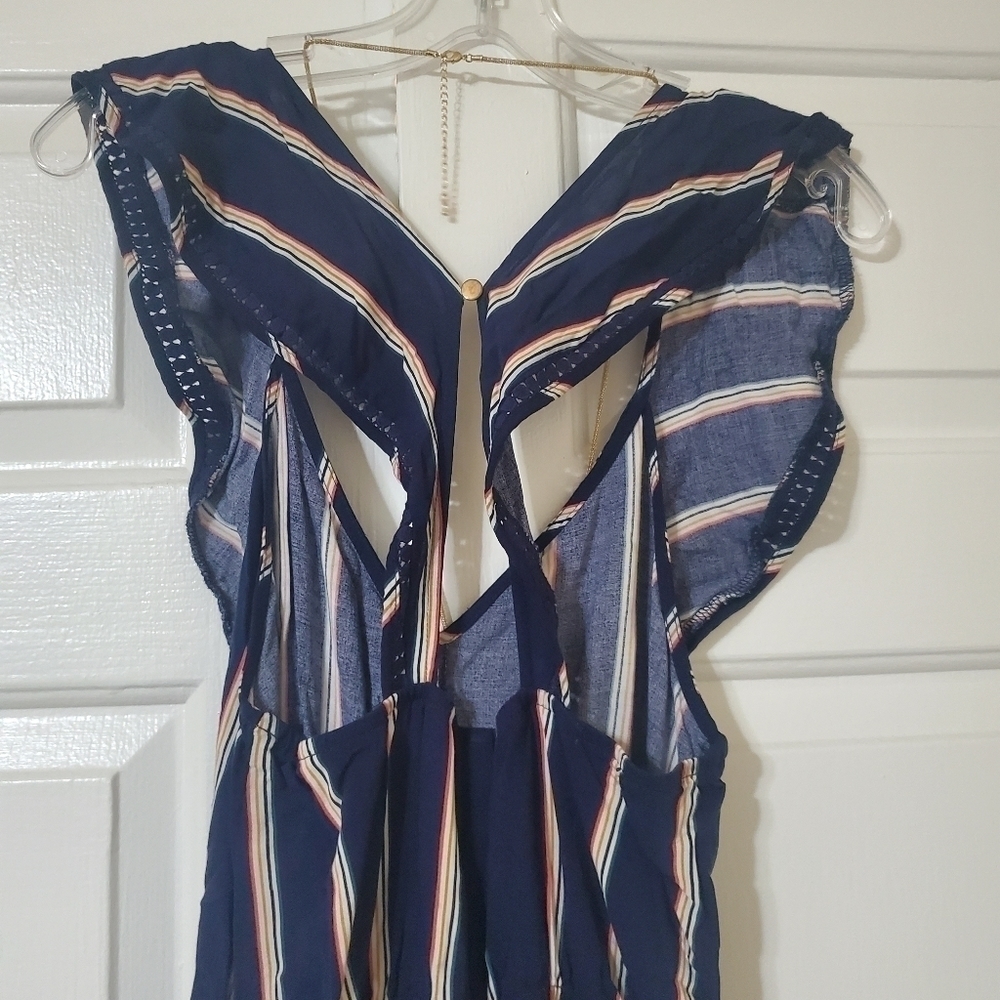V-Neck jumpsuit with vintage necklace Size XS - Picture 6 of 11